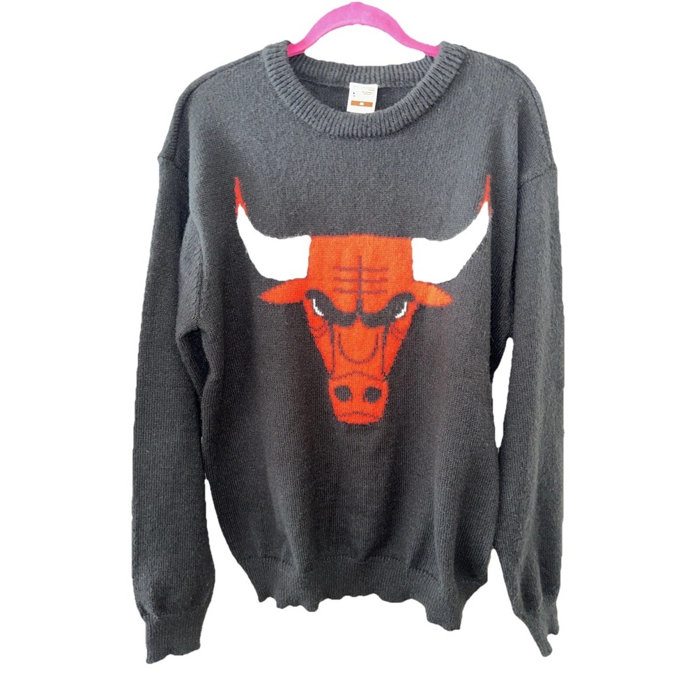 NBA Chicago Bulls Ultra Game Vintage Logo Crewneck Polyester Sweater Mens M